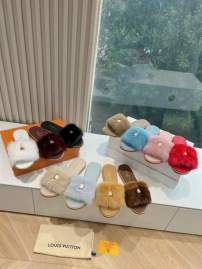 Picture of Louis Vuitton Slippers _SKULVsz35-43mnf0322581